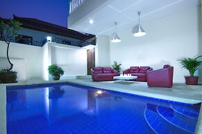 Avoca Pool Villas