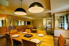 Moon Dragon Hotel