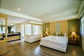 Moon Dragon Hotel