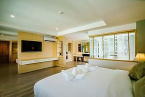 Moon Dragon Hotel