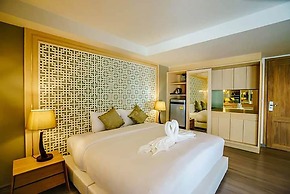 Moon Dragon Hotel