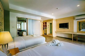 Moon Dragon Hotel