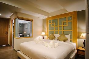 Moon Dragon Hotel