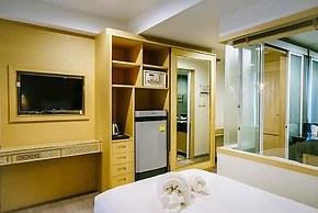 Moon Dragon Hotel