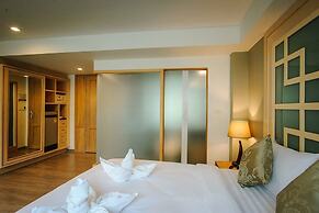 Moon Dragon Hotel