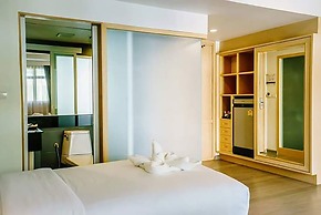 Moon Dragon Hotel