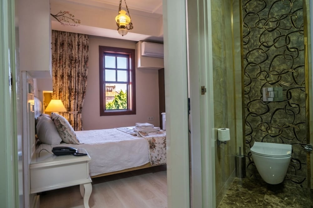 Ozkavak Hotel Kaleici