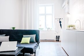 Boom Apartments
