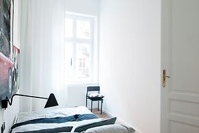 Boom Apartments