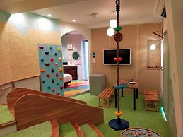 BUZZ RESORT