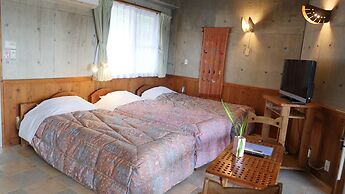 BUZZ RESORT