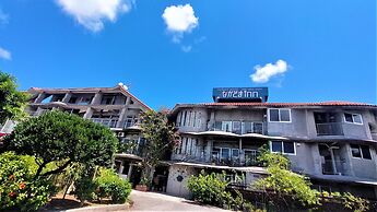 BUZZ RESORT