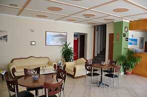 Nora Hotel