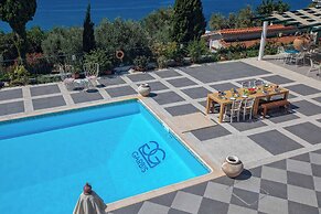 Garbis Villas