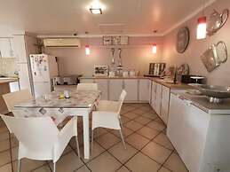 Rene's Guest House