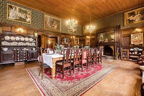 Portland Manor