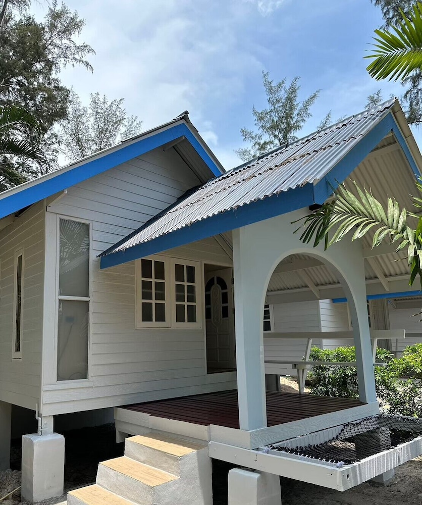 PAN Beachfront Resort Krabi