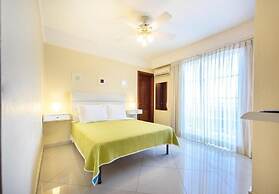 Hotel Shakey