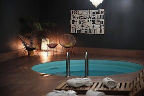 Navalis Hotel