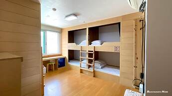 Backpacker's Home