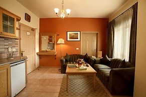 Capri Hotel Suites