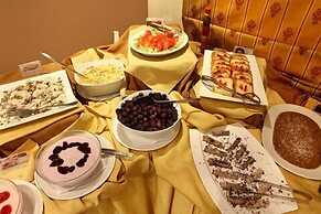 Capri Hotel Suites