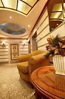 Capri Hotel Suites