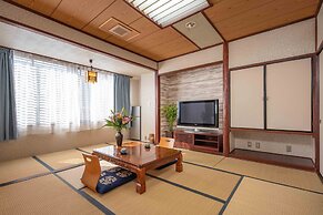New Makomo Hotel