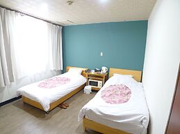 New Makomo Hotel