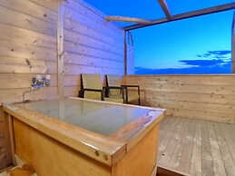 New Makomo Hotel