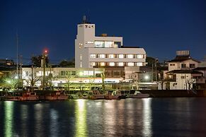 New Makomo Hotel