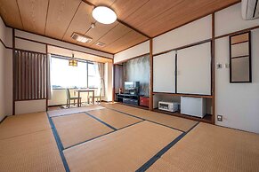 New Makomo Hotel