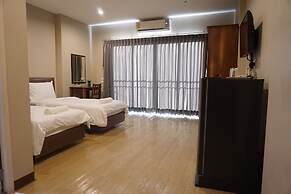 Chompu Nakarin Apartment
