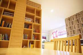 Chompu Nakarin Apartment