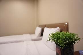 Chompu Nakarin Apartment