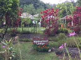 Moonriver Lodge