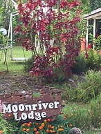 Moonriver Lodge