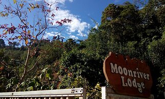 Moonriver Lodge