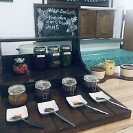 Moonriver Lodge