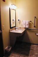 Cobblestone Hotel & Suites – Devils Lake