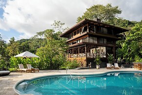 Playa Cativo Lodge
