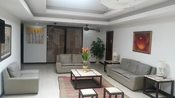 Maracas Inn