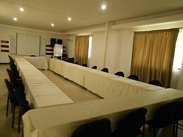 Maracas Inn