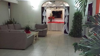 Maracas Inn