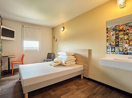 hotelF1 Paris Gennevilliers