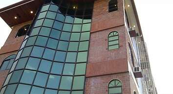 Hotel Paramuru