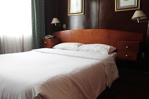 Oakwood Hotel