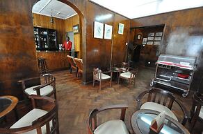 Oakwood Hotel