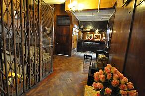 Oakwood Hotel
