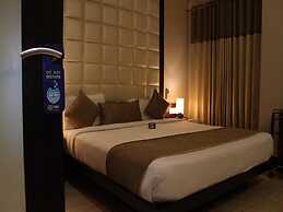 OYO 2617 Hotel Samrat Heavens